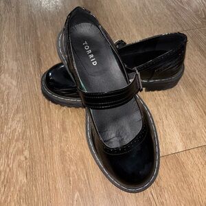 Torrid Black Mary Jane Platform Shoes Chunky Patent Wide 10W Goth Punk